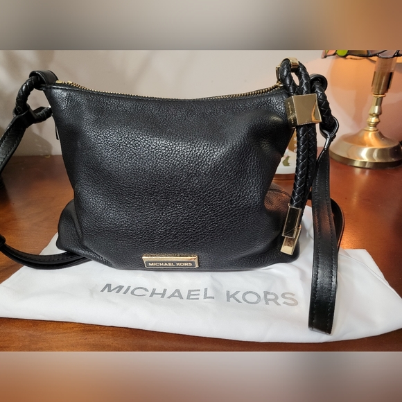 MICHEAL KORS CROSSBODY - Picture 2 of 9